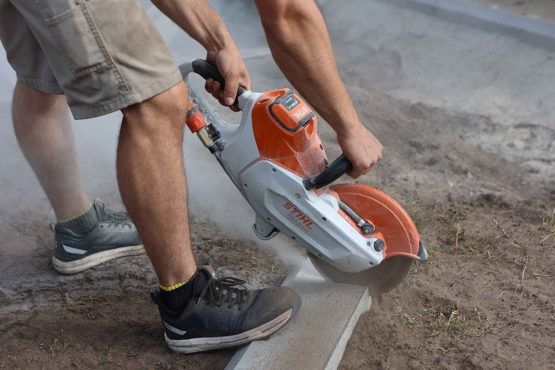 Aanleg en grondwerk van de tuin door Hoffelijk